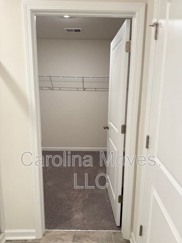 Greer House: 328 Ridge Climb Trail