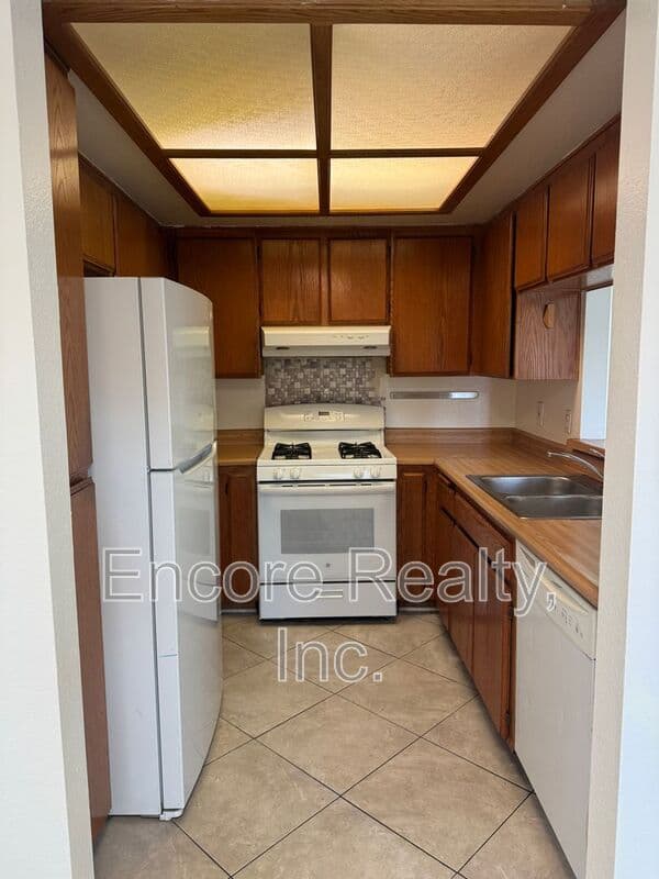 Chula Vista Condo: 2085 Lakeridge Cir