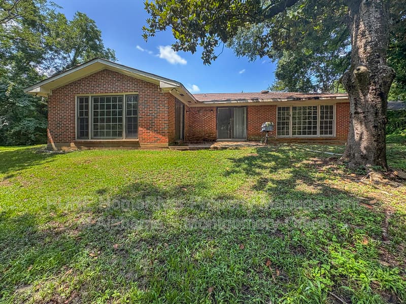 Montgomery House: 1701 Longmeadow Dr