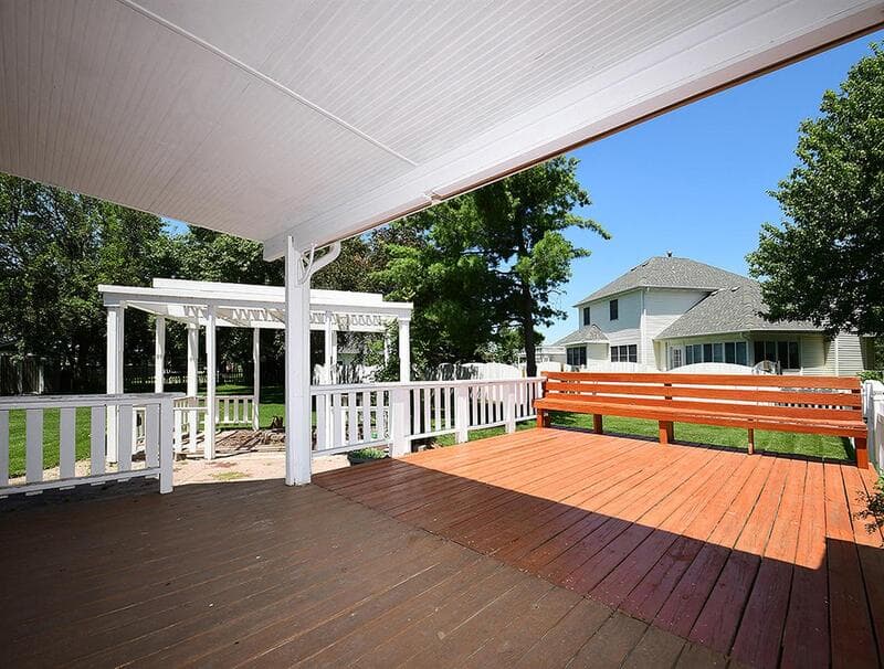 Grand Island House: 820 Redwood Road