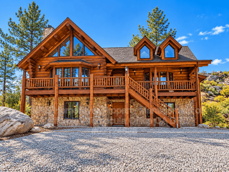 Mountain Center House: 60766 Table Mountain Rd