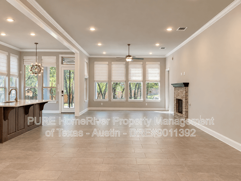 Leander House: 2416 Belen Dr