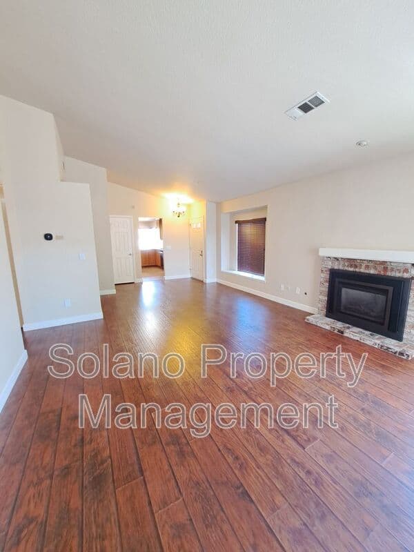 Vacaville House: 354 Bradley Dr.