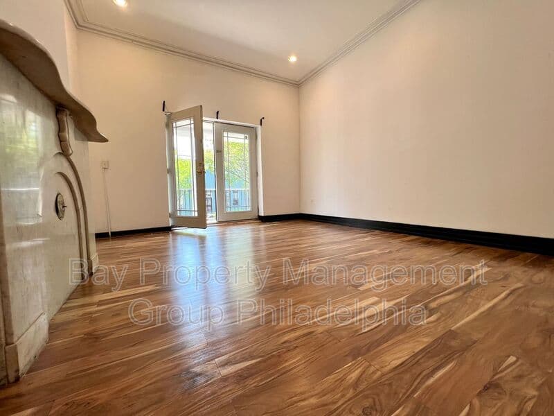 Philadelphia House: 412 N 32nd St