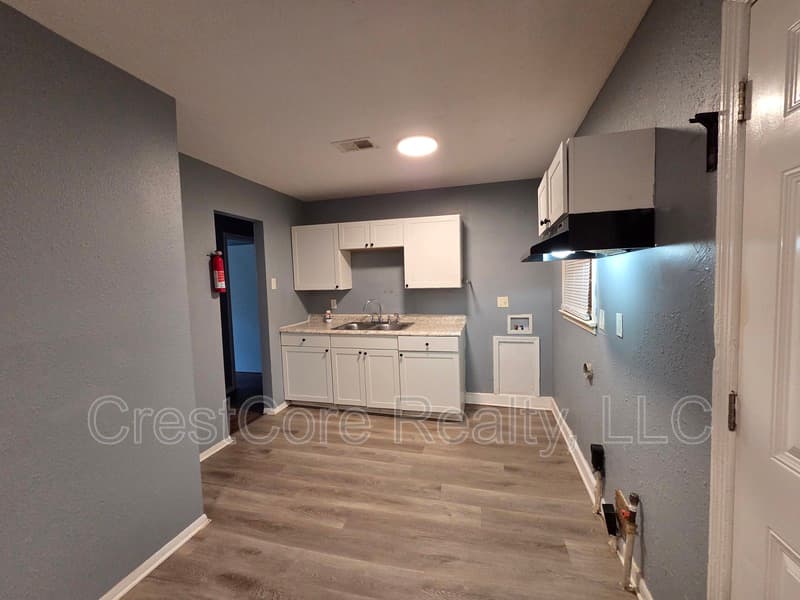 Memphis House: 3545 Debby Dr