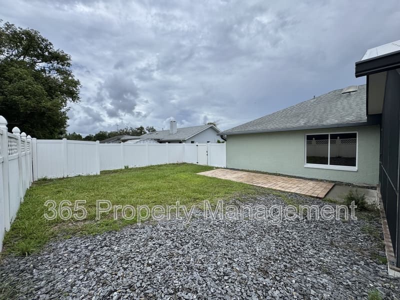 Spring Hill House: 6153 Mountain Way Avenue