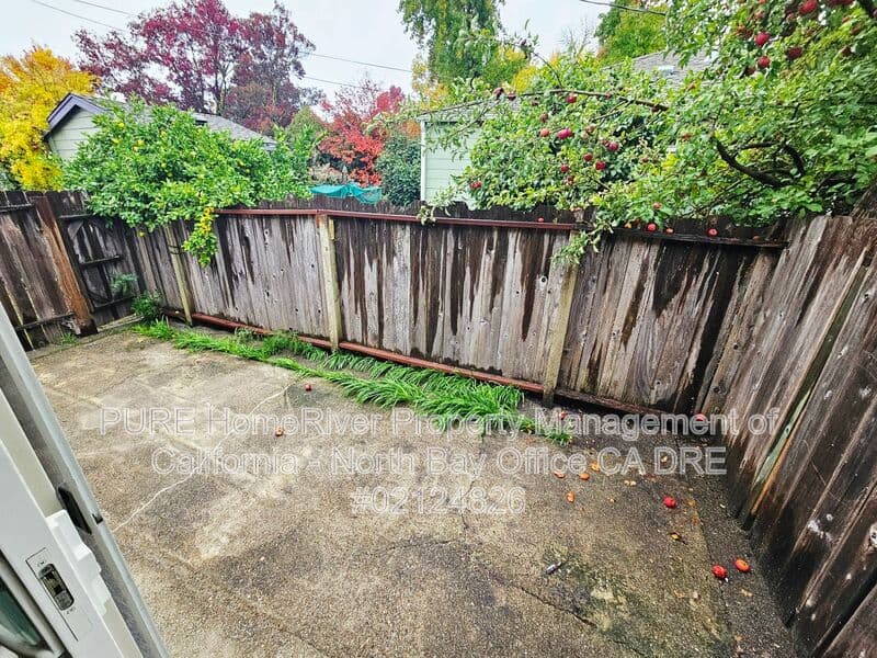 Ukiah Condo: 475 Eastlick St Apts 1