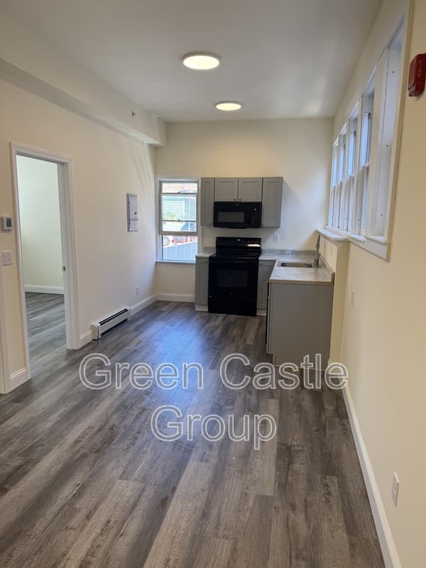 Burlington Condo: 252 College Street, Unit 3