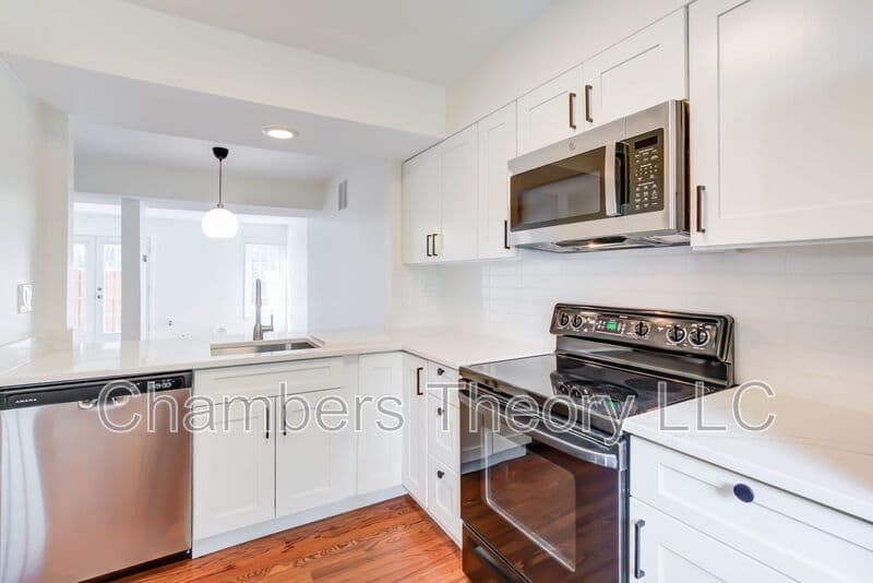 Arlington Condo: 2412 S. Walter Reed Dr