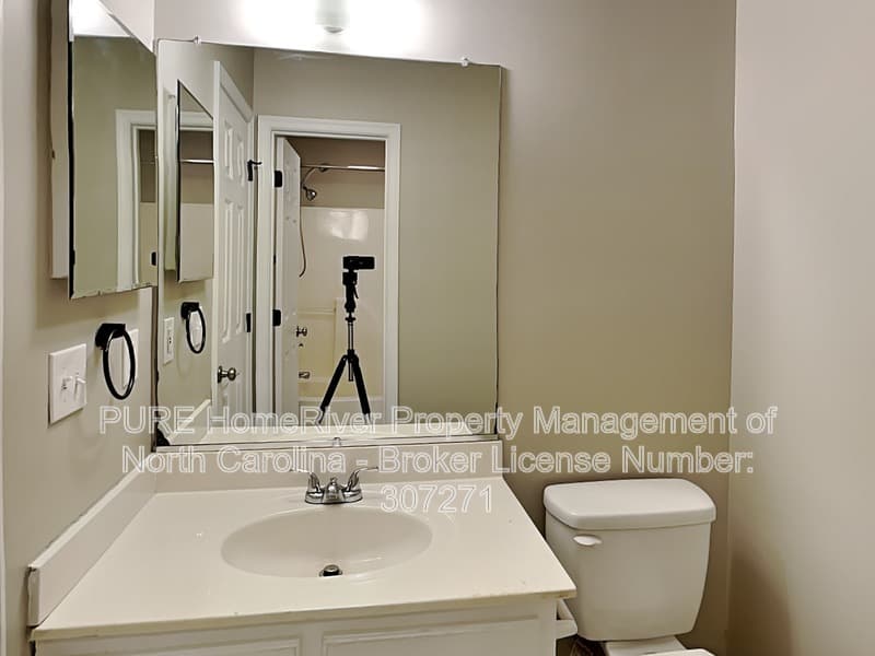 Greensboro House: 822 Banner Oak Ct
