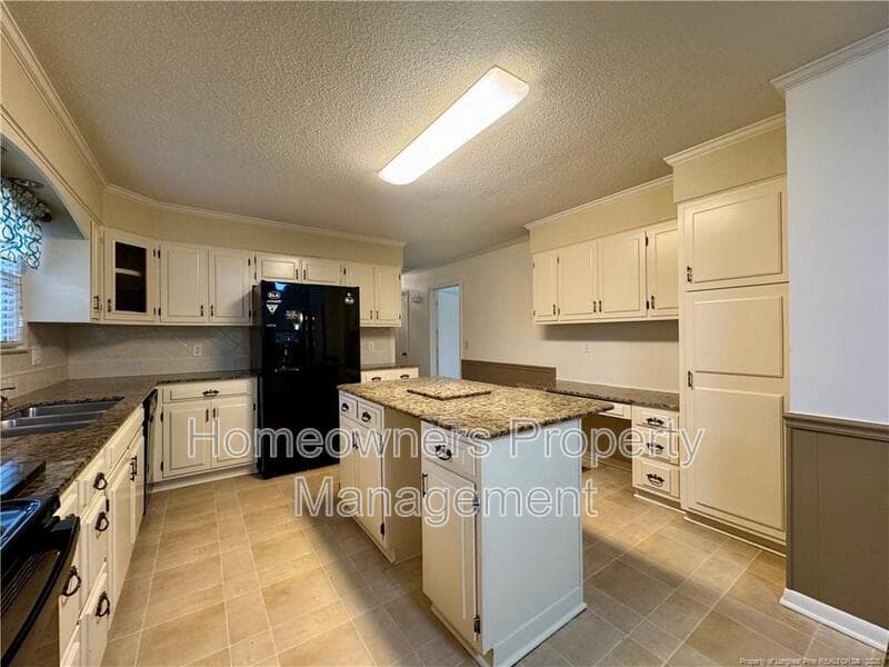 Spring Lake House: 400 Harrill Cir