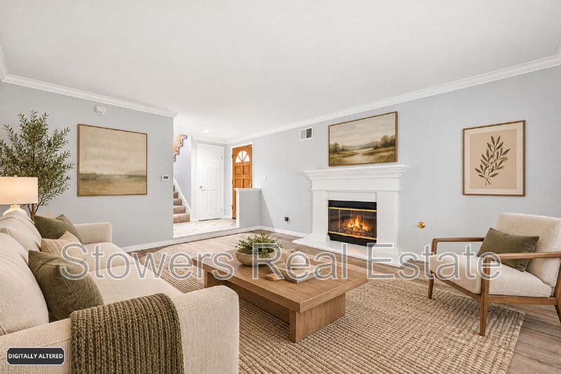 San Ramon Townhome: 613 S Blackbrush Ln