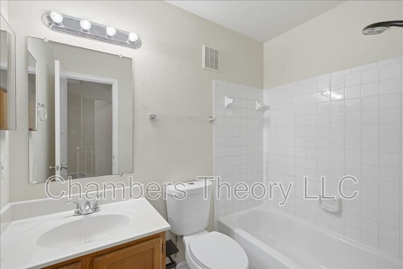 Woodbridge House: 12181 Old Salem Ct