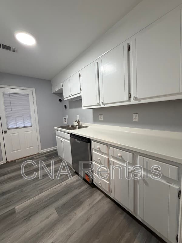 Marietta Condo: 270 Kimberly Way