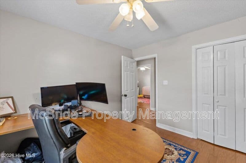 Evans House: 5105 Windmill Place