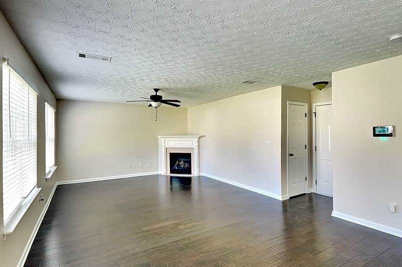 Newnan House: 34 Belmont Park Dr