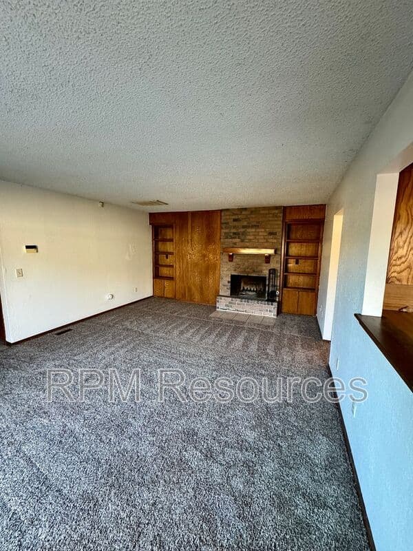 Oklahoma City Condo: 7002 Woodlake Dr