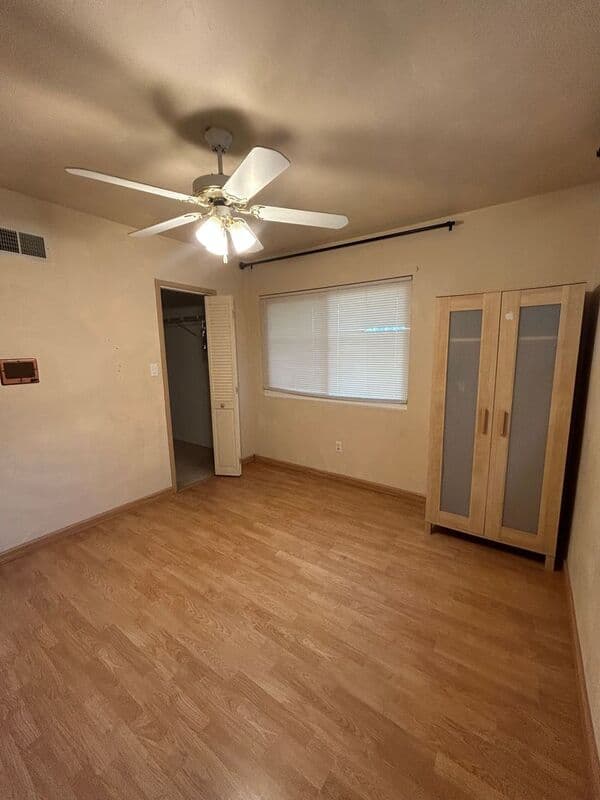 La Mesa House: 4040 Yale Ave