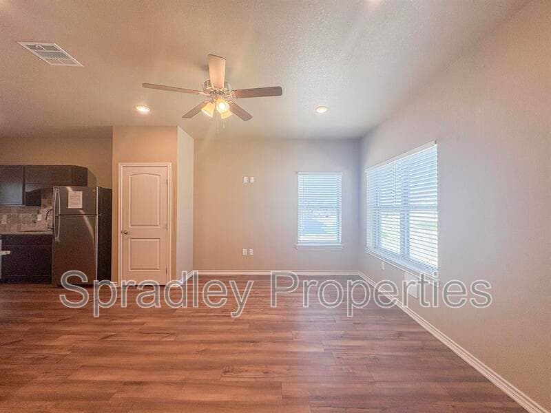 Belton Condo: 1072B Hibiscus Dr