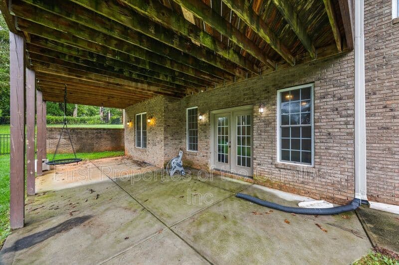 Lake Wylie House: 334 Stone Cliff Lane
