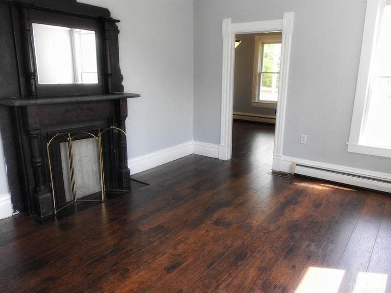 Scenery Hill House: 121 Brady Road