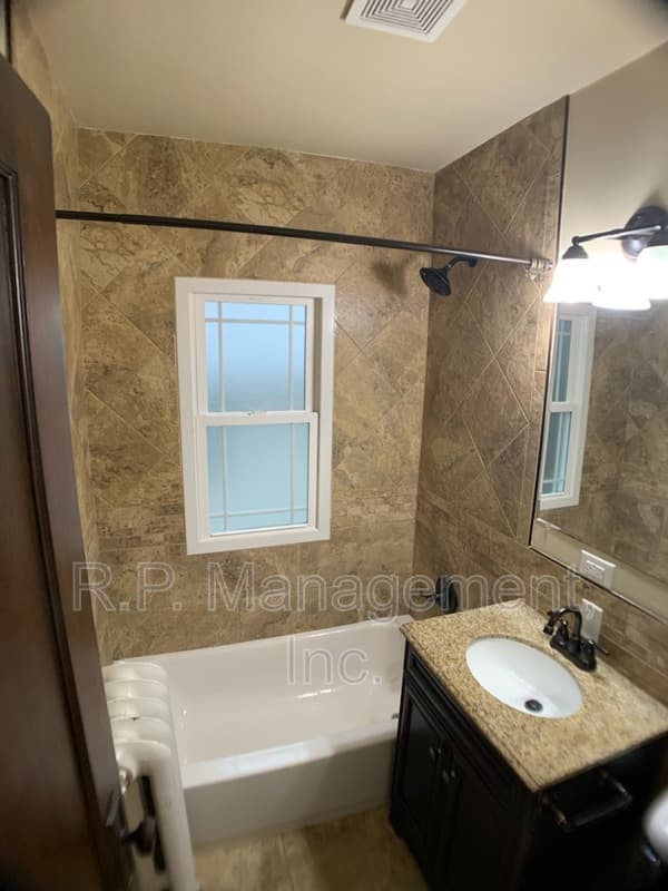 Saint Paul Condo: 1150 Central Ave W