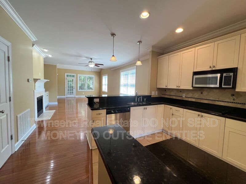 Fayetteville House: 2210 Westdale Dr