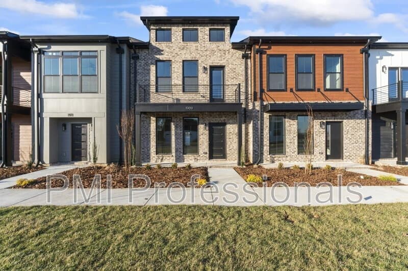 Murfreesboro Townhome: 2124 Gracie Bug Loop