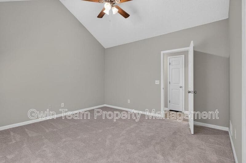 Monroe House: 4025 Hemingway Dr