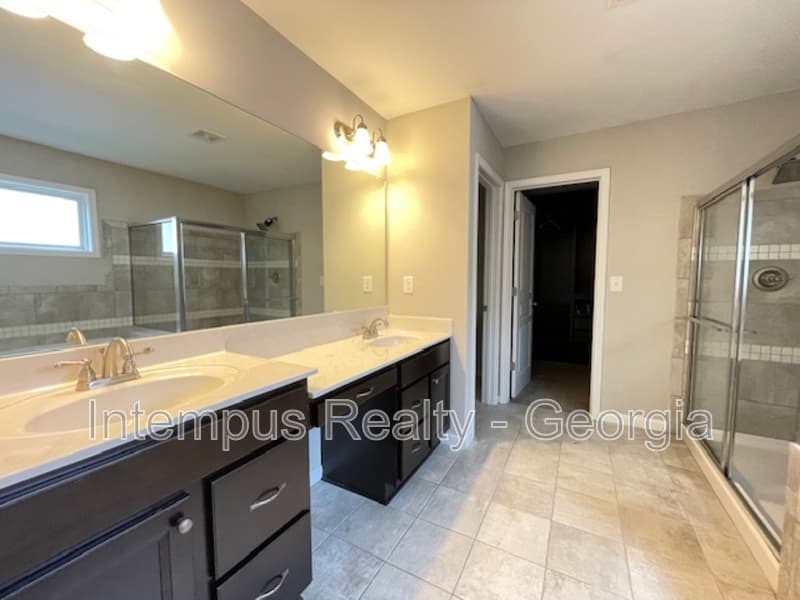 Powder Springs House: 3816 Thackary Dr