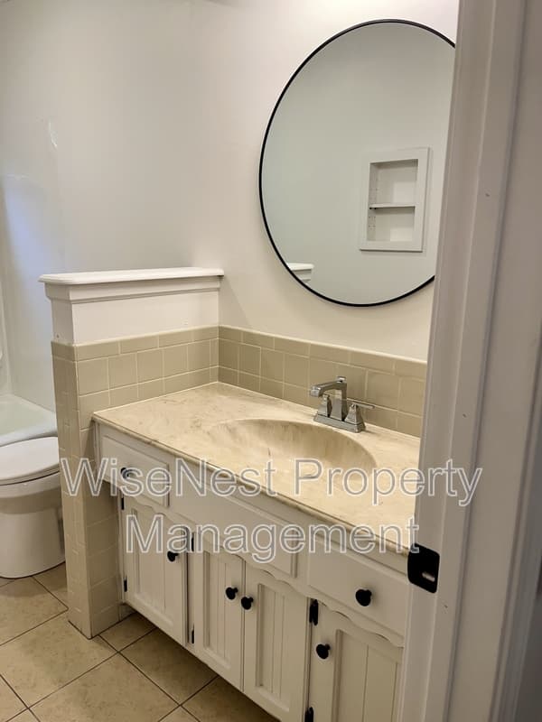 Olathe House: 1920 East 153rd Terrace