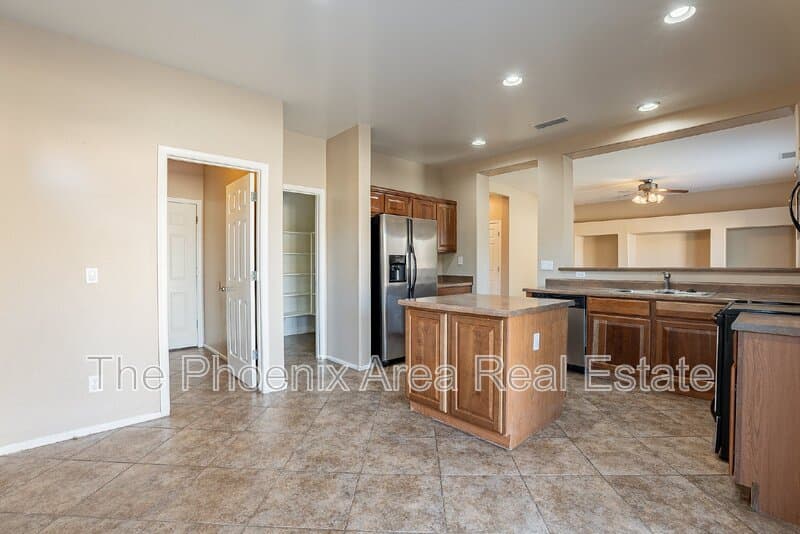 Maricopa House: 44626 W Yucca Ln