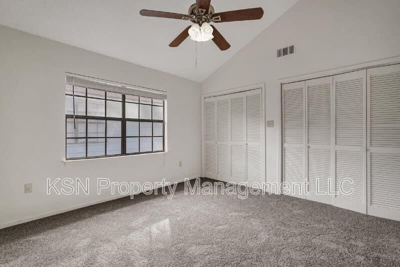 Savannah Townhome: 2220 East Victory Drive