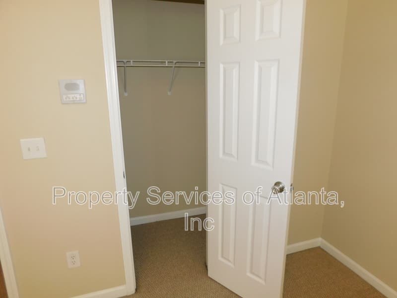 Canton House: 102 Hidden Creek Dr
