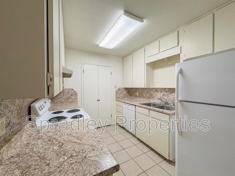 Belton Condo: 406C N Lp 121
