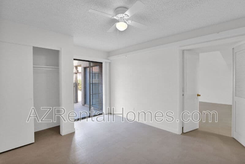 Tempe Condo: 819 N College Ave #I-121