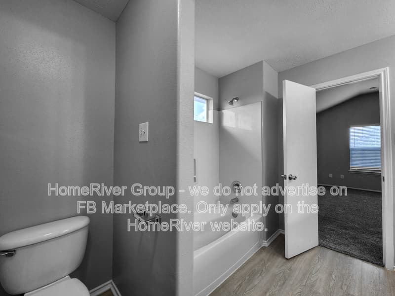 Houston House: 14218 Brunswick Point Ln