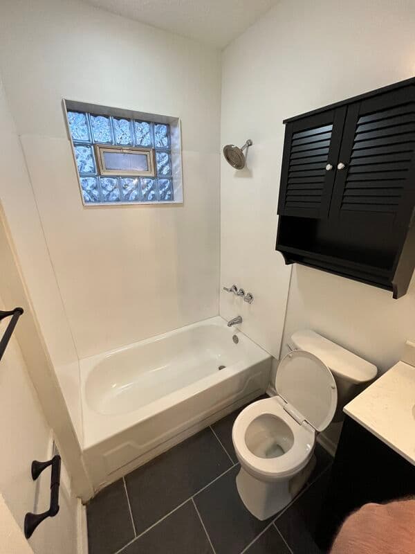 Columbus Townhome: 88 Hawkes Avenue