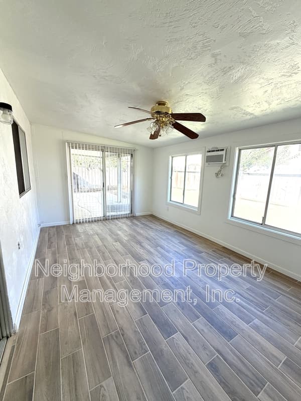 Fresno House: 3464 W. Robinwood Ln.