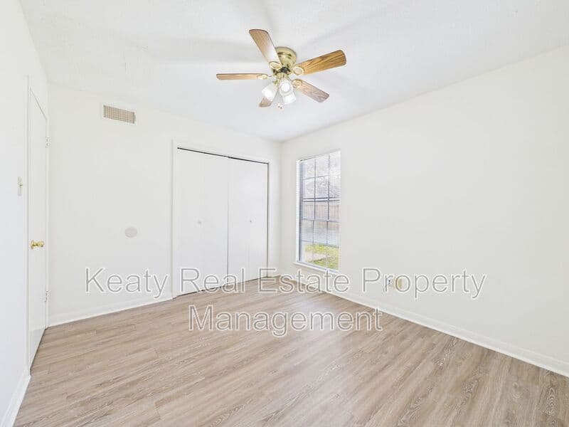 Lafayette House: 110 B Country Lane