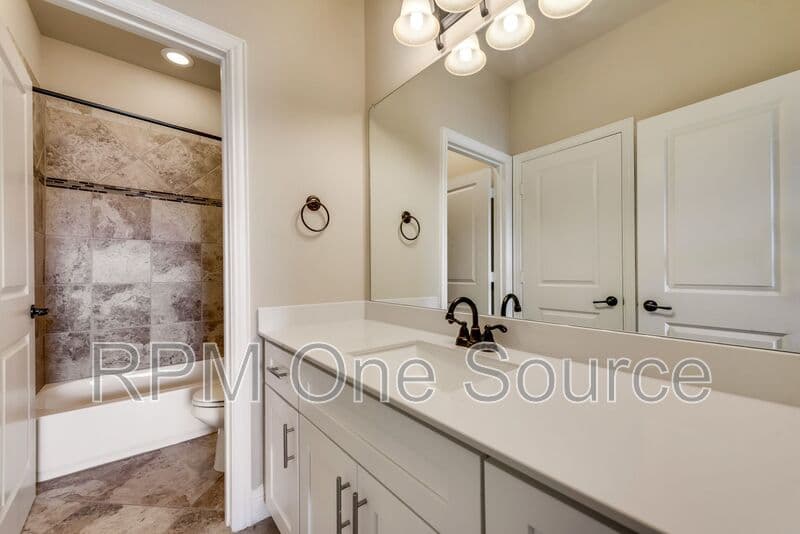 Lewisville House: 290 Almanor Street