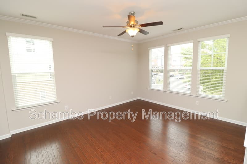 Cary House: 5045 Lalex Ln