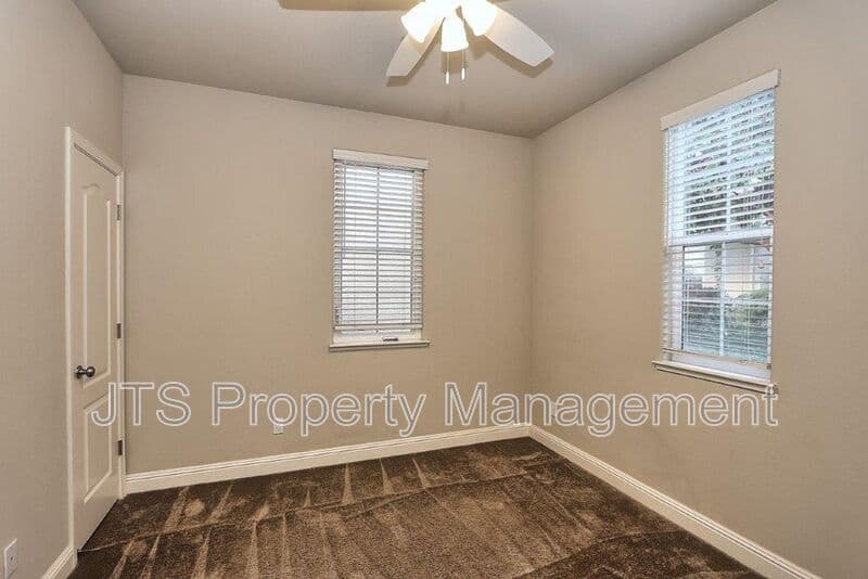 Orangevale House: 9041 Crescenda Lane