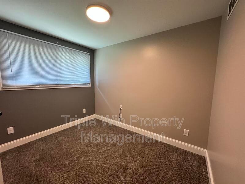 Saint Charles House: 710 Jungs Station Rd