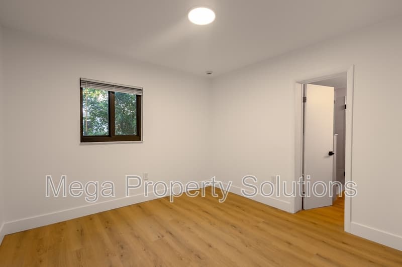 Tampa House: 307 Glen Burnie Avenue