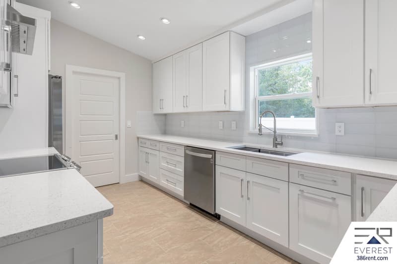 Palm Coast House: 12 Walt Place