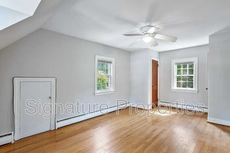 Richmond House: 6731 Forest Hill Ave