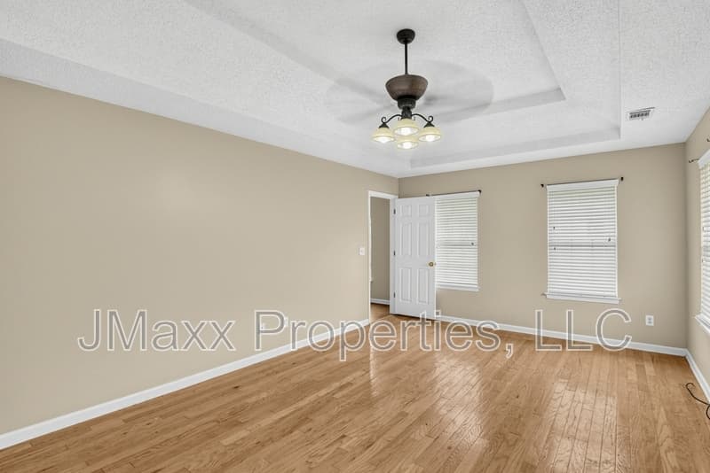 Lithonia House: 1560 Rogers Crossing Dr