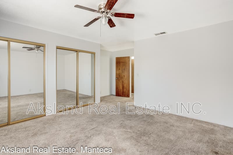 Manteca House: 14909 Pueblo Drive