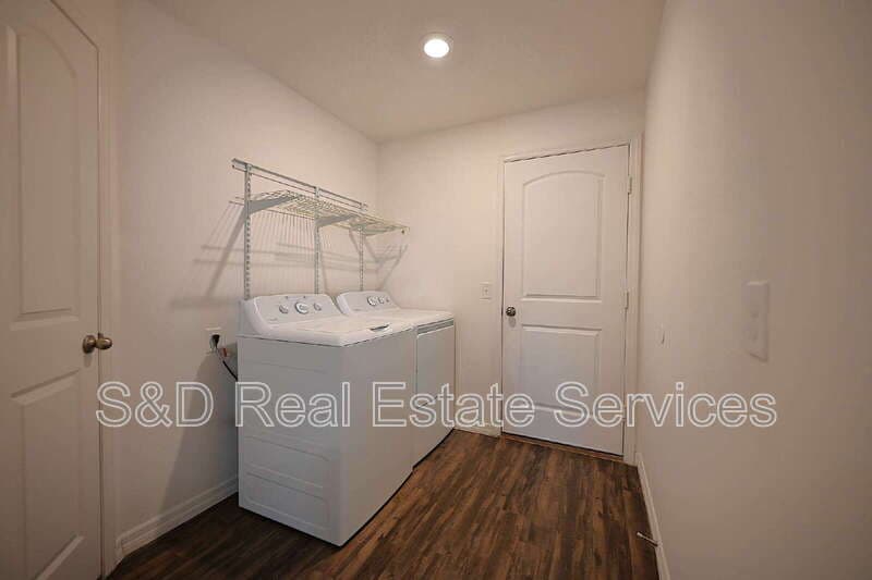 Lakeland House: 2238 Caspian Dr